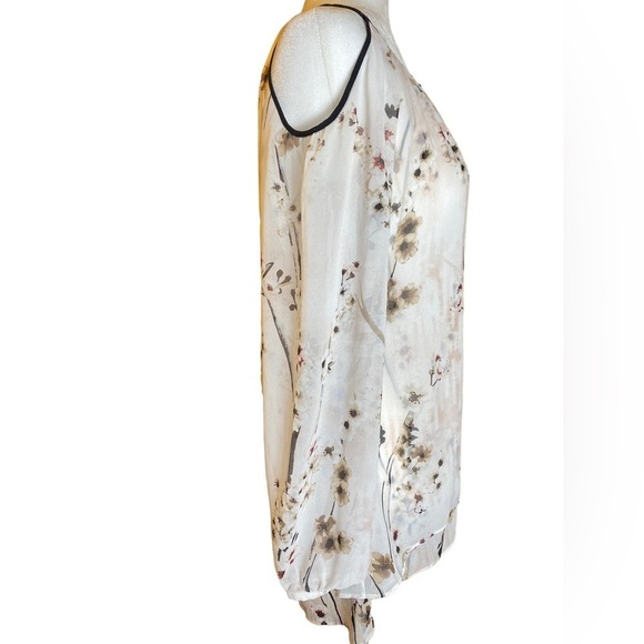 White House‎ Black Market open shoulder blouse. - Picture 7 of 14